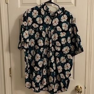 NWT Floral Old Navy Short Sleeve Button Up XXL